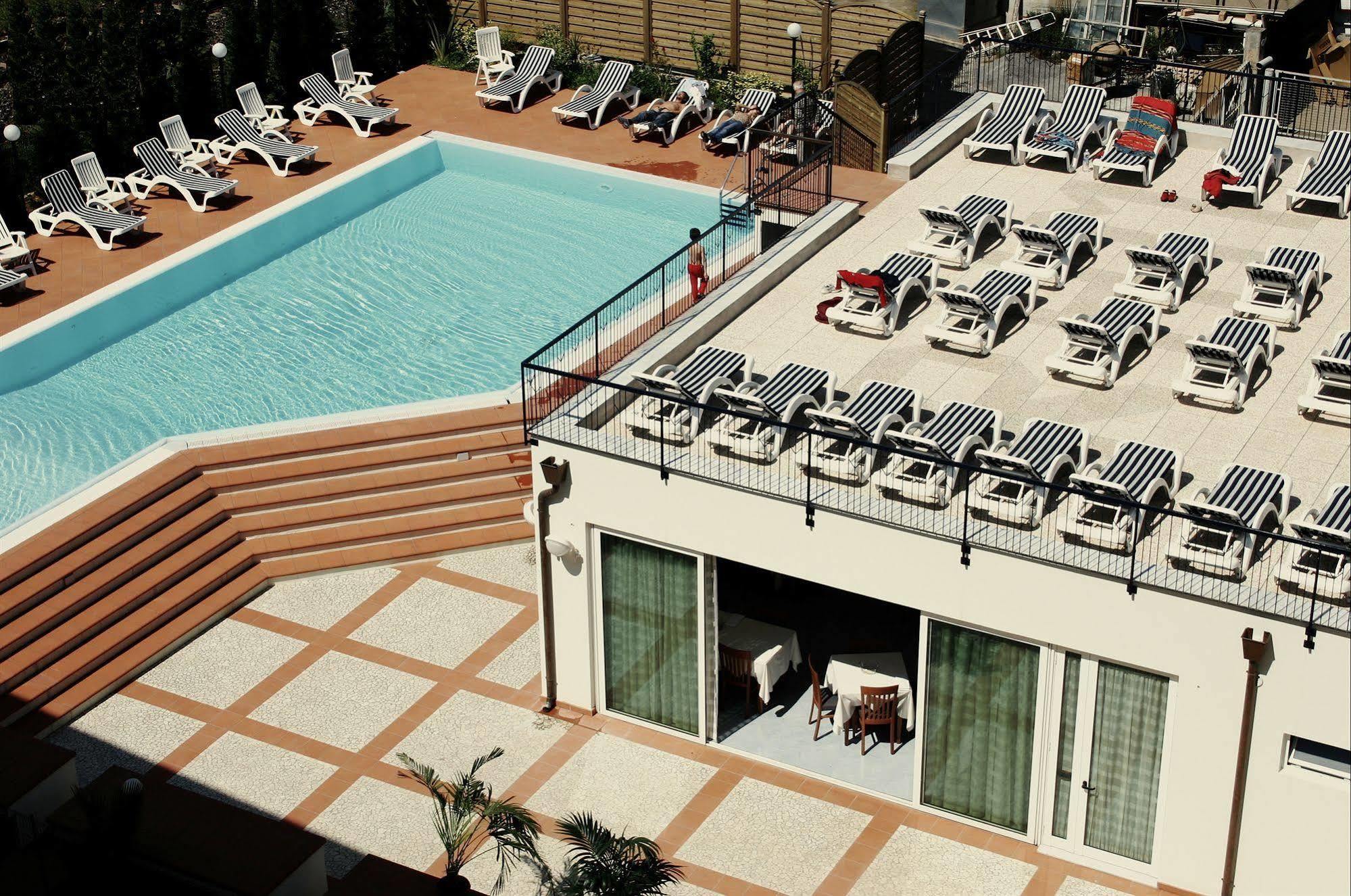 دْيانو مارينا Hotel Residence Mediterraneo المظهر الخارجي الصورة